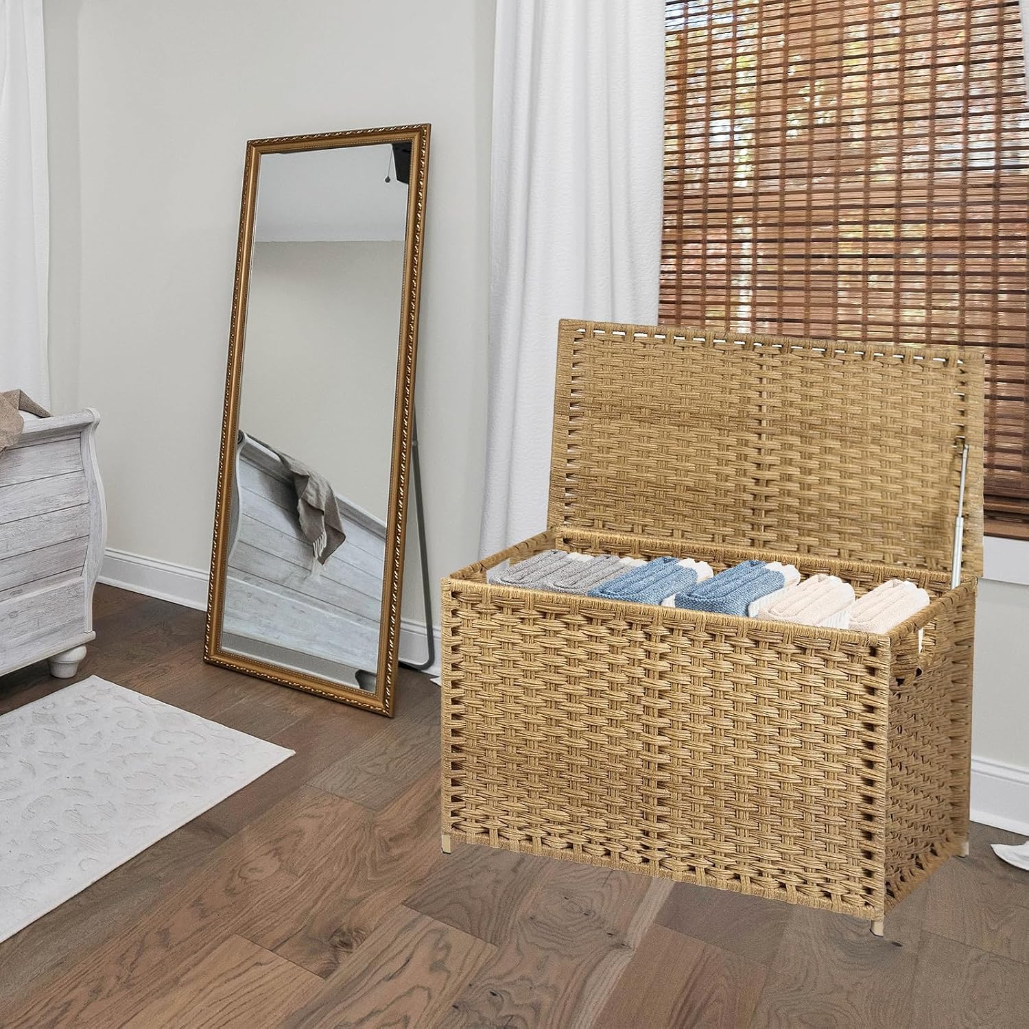 160L Wicker Storage Trunk With Stay-Open Lid